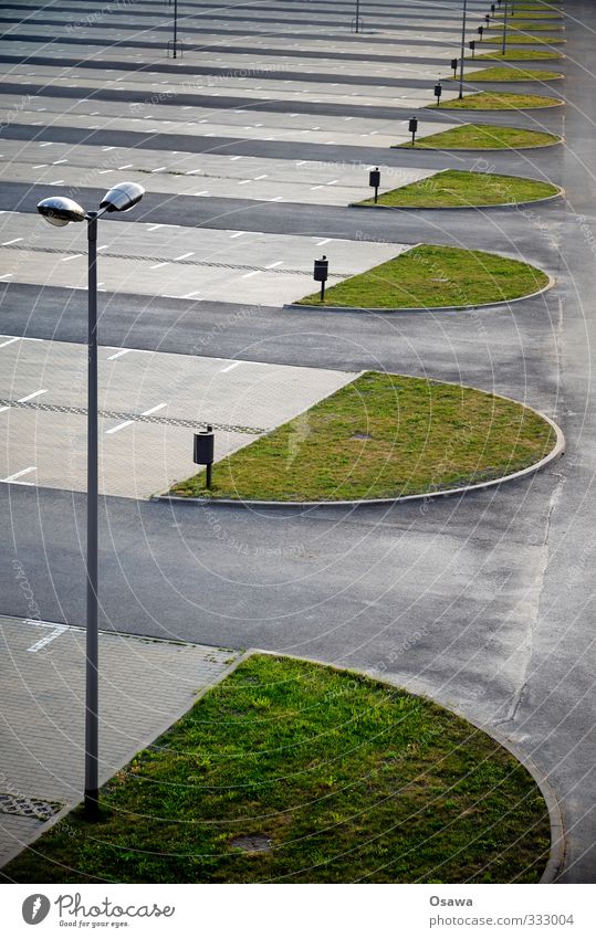 park Parking lot Transport Traffic infrastructure Passenger traffic Motoring Street Lanes & trails Trade Environmental pollution Town Row Arrangement Empty