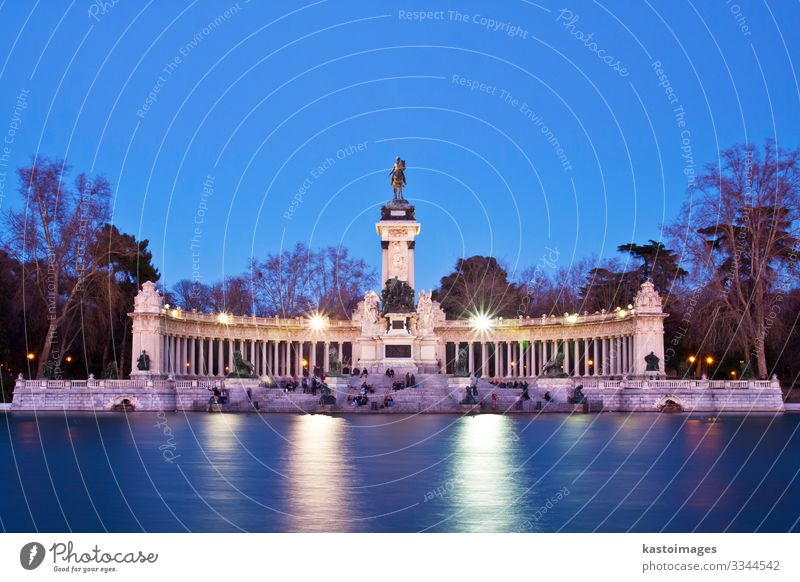 Memorial in Retiro city park, Madrid Relaxation Leisure and hobbies Vacation & Travel Tourism Summer Garden Family & Relations Culture Tree Flower Park Pond