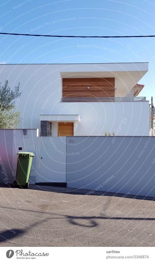 Funchal | new house by day Portugal Madeira Architecture Modern Bauhaus Flat roof Structures and shapes Facade Wall (barrier) Balcony White Blue Sky