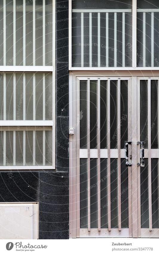 Closed Tenerife Santa Cruz de Teneriffa Town House (Residential Structure) Manmade structures Building Architecture Wall (barrier) Wall (building) Facade Window