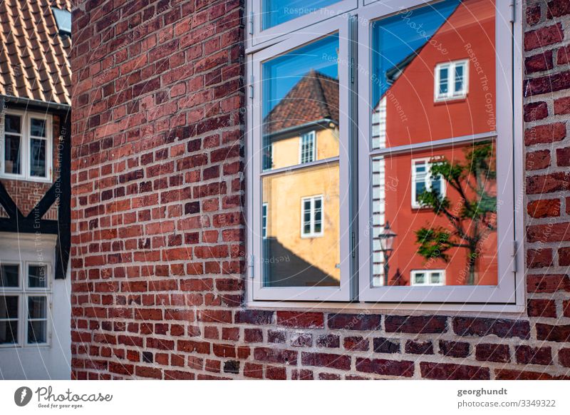 Spiegelstadt Vacation & Travel Tourism Summer House (Residential Structure) Small Town Old town Deserted Wall (barrier) Wall (building) Facade Yellow Red