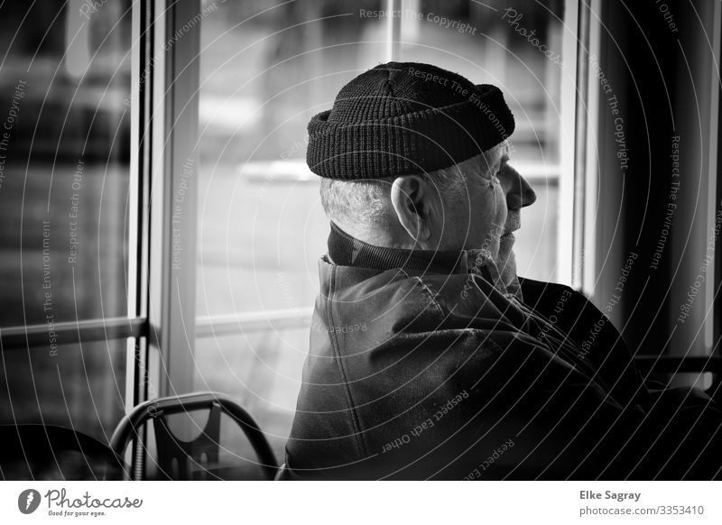 Thoughtful Human being Male senior Man 60 years and older Senior citizen Think Authentic naturally Black Contentment Secrecy Black & white photo Interior shot