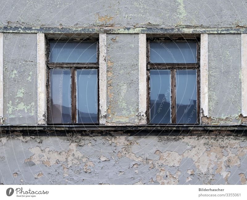 Old and uninhabited Wooden window Broken Damage Wall (building) Window Architecture Crack & Rip & Tear Weathered Tumbledown Redevelop Lattice window Ruin