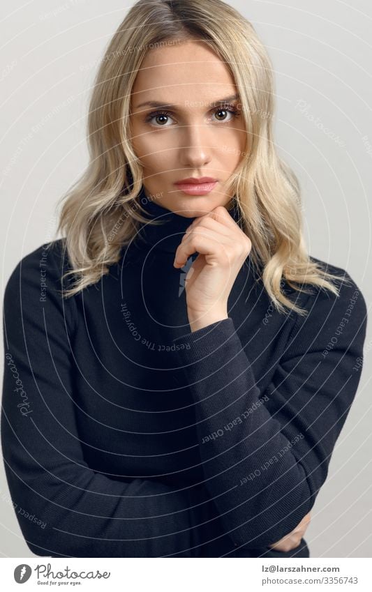 Studio portrait of a beautiful young woman Beautiful Face Decoration Woman Adults 1 Human being 18 - 30 years Youth (Young adults) Blonde Smiling applicant