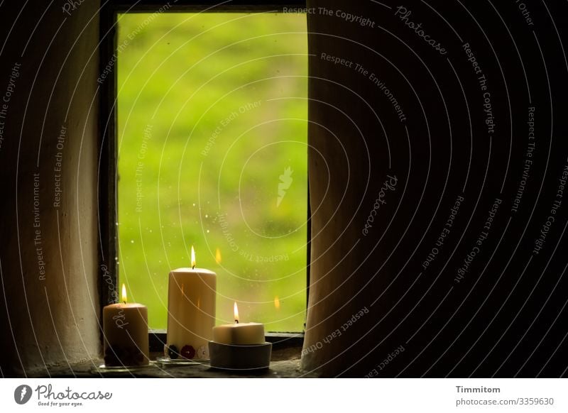 Three candles in front of a small window 3 Window Light reflection celebration barn Hall Old inn Glass Reflection Building Shadow tranquillity Deserted