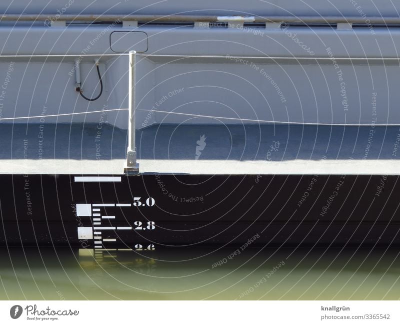 3.0 Navigation Inland navigation Harbour Railing Water level Digits and numbers Communicate Swimming & Bathing Gray Black White Signs and labeling Marker line