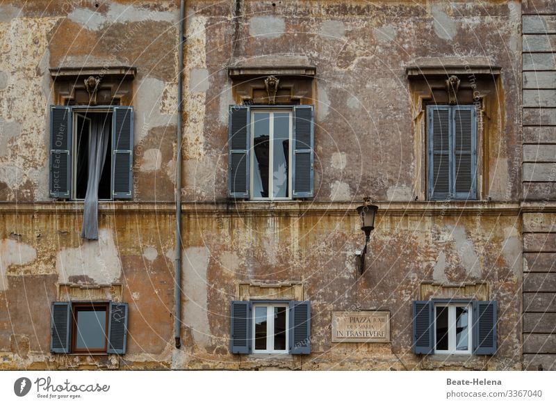 Formerly magnificent aging house in Rome splendid Villa Old Broken Uninhabited Window pane Deserted House (Residential Structure) Decline Derelict Building