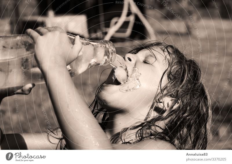 Thirst in summer Beverage Drinking Cold drink Drinking water Lemonade Tea Bottle Human being Feminine Child Girl 1 3 - 8 years Infancy Summer Beautiful weather