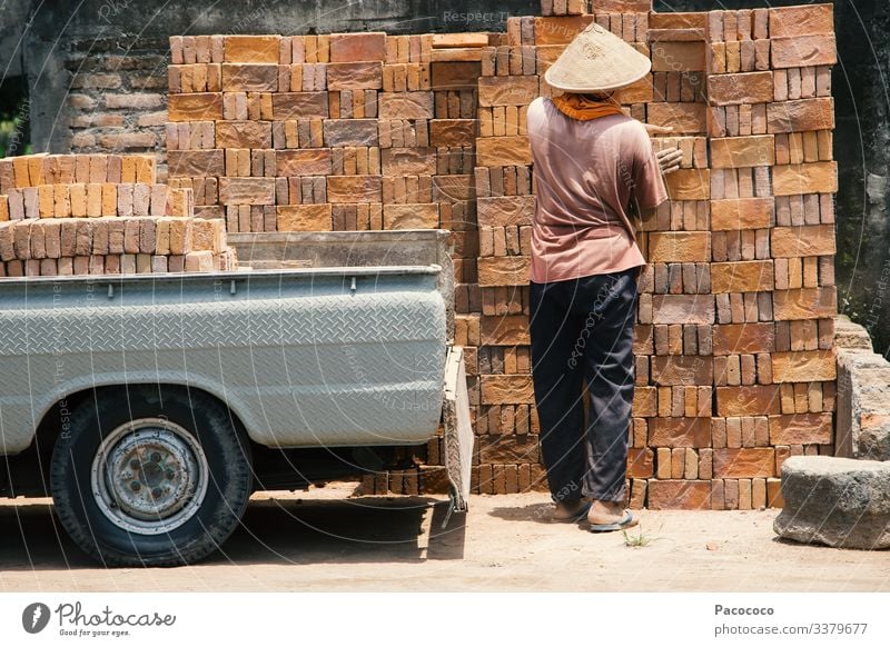 The Brick Man Work and employment Craftsperson Construction site Factory Logistics Craft (trade) Human being Masculine Adults Body Back Arm Bottom Legs Feet 1