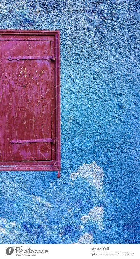 Colour with hatch and wall Old town House (Residential Structure) Wall (barrier) Wall (building) Facade Blue Multicoloured Pink Red Colour photo Exterior shot