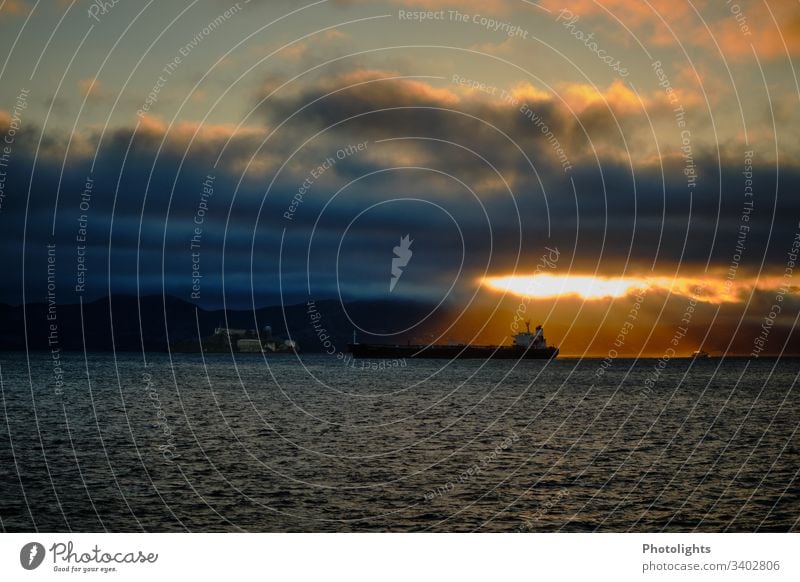 Tanker - Pacific - Alcatraz Deserted Exterior shot Colour photo Loneliness Disaster Fear Creepy Threat Container ship Oil tanker Navigation Ocean Environment