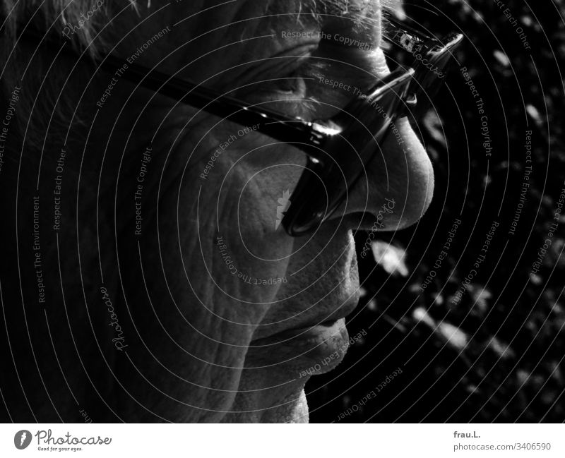 Overlooking the glasses, he had already lived a long life, the old man summed up. Man Human being Face Portrait photograph Masculine Black & white photo Head