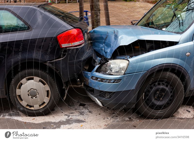 Rear-end collision Car involved in an accident car Accident Damage Tin Bodywork damage Tailgate accident Insurance insurance claim Law Traffic accident