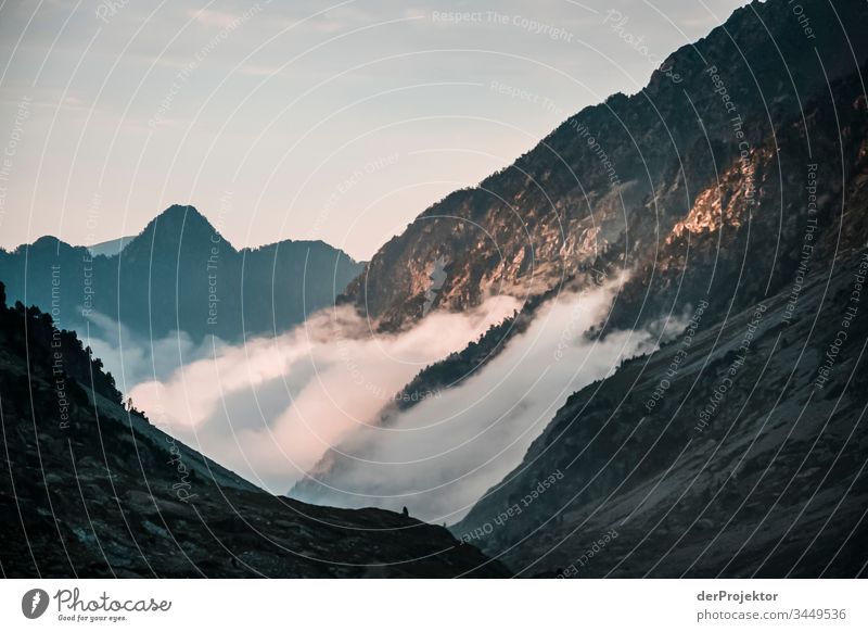 Evening mist in the Pyrenees Looking Front view Wide angle Central perspective Panorama (View) Deep depth of field Low-key Sunset Long shot Sunrise