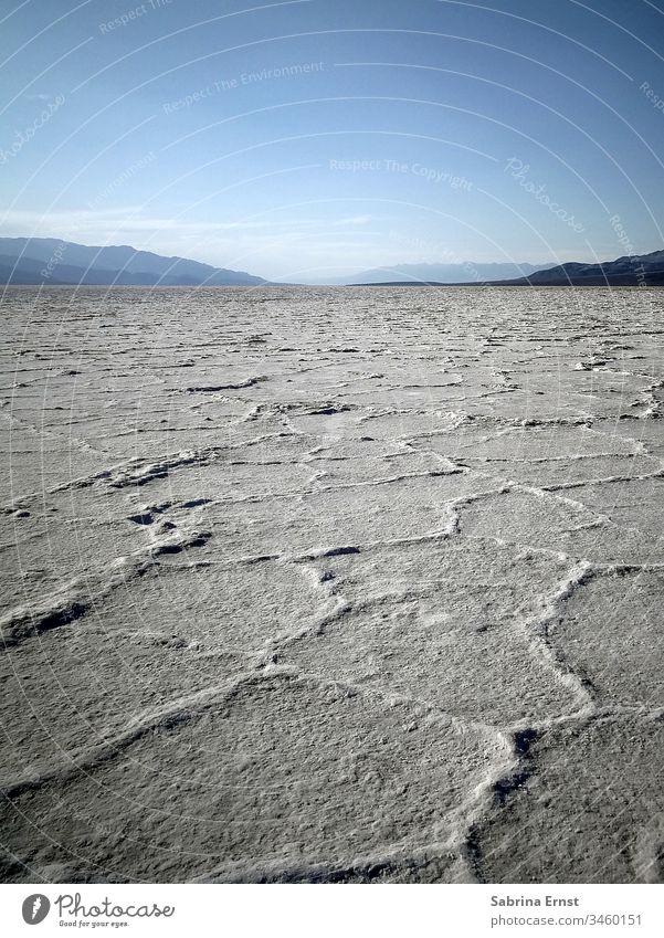 Beautiful salt landscape at Badwater Basin Death Valley badwater basin death valley salty panorama horizon desert sky mountains roadtrip america Salz salzig