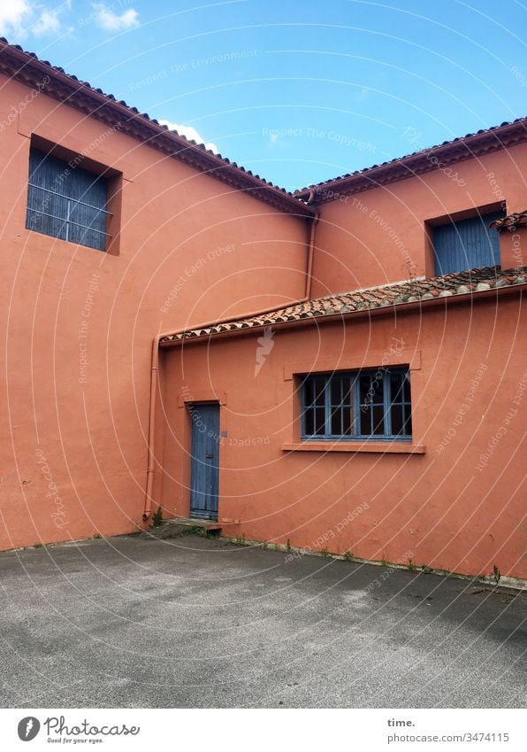 Lost Place House (Residential Structure) Sky Window Entrance door Forecourt Places built forsake sb./sth. Roof roof tiles house corner stem Architecture Clouds