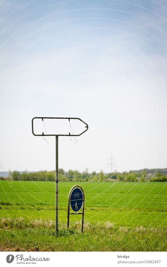 Direction sign without content, Where to ?, traffic sign shows a direction without indication what is there Arrow street sign Road sign nameless Empty