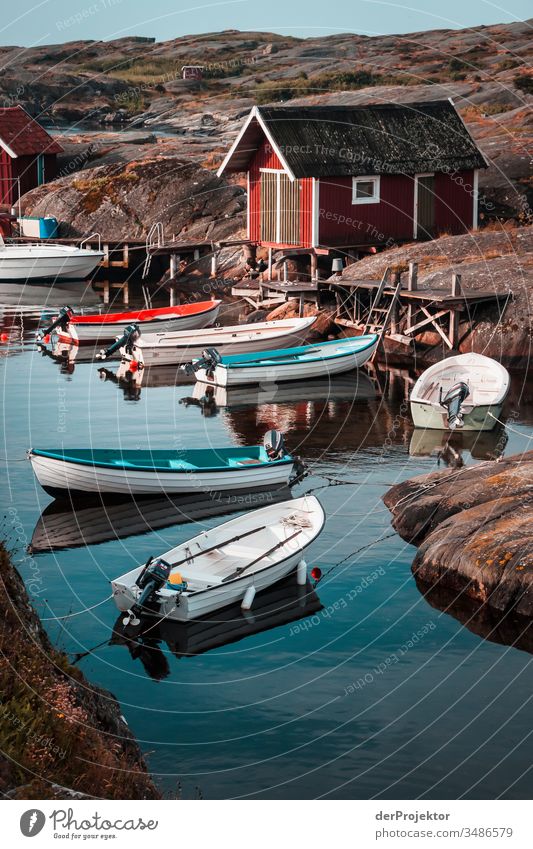 Mooring in the archipelago Panorama (View) Sunrise Sunbeam Central perspective Sunlight Deep depth of field Light (Natural Phenomenon) Sunset Reflection Dawn