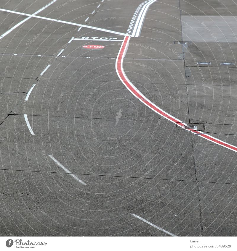 baselines (5) Baseline Street Asphalt Gray Bird's-eye view White Stripe worn-out Tar Mathematics Design Red stop Letters (alphabet) traffic signs Round