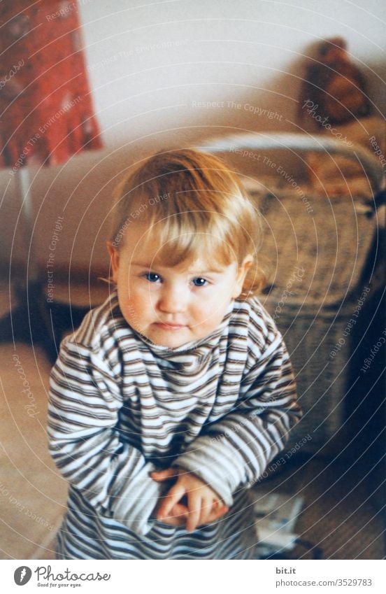 ...got the spider... Child Infancy Parenting girl Sweet Toddler Cute Small Looking Happiness luck portrait Face Cheerful Applause Gestures Posture stop