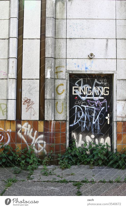 alt I Party cellar, abandoned house with a sign to the entrance Old Ruin Broken House (Residential Structure) Transience Wall (barrier) Destruction