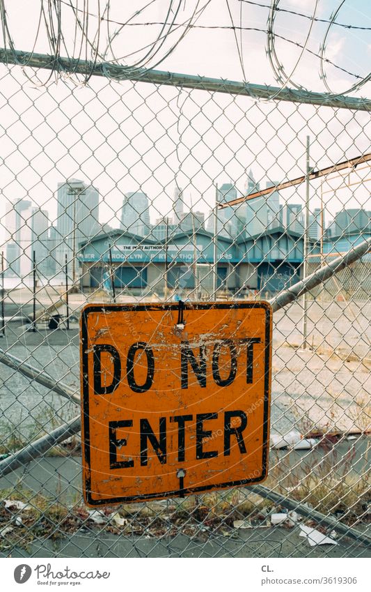 new york New York City Quarantine USA Signs and labeling Bans Prohibition sign Fence Barrier Safety Barbed wire Manhattan Americas Symbols and metaphors