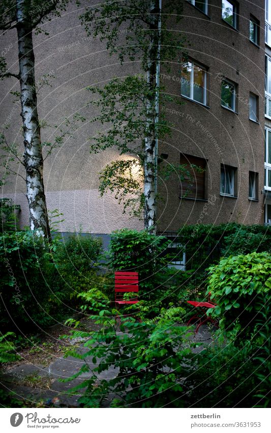 residential area at the end of the workday Old building on the outside Fire wall Facade Window House (Residential Structure) rear building Backyard Courtyard