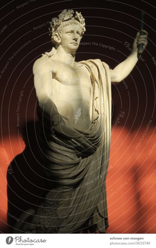 light-filled stature Rome Figure Marble Art Light Architecture Italy Landmark Italian Detail Vacation & Travel Tourism Roman Ancient Town City built