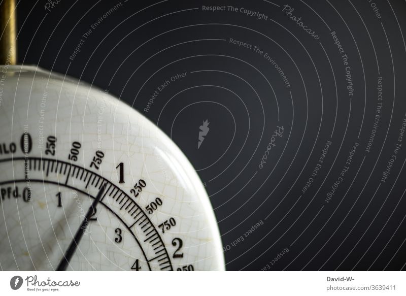 Pointer of a scale shows the weight load aunt Emma Accuracy lines numeral theory precise Shopping numerical value Kilo Retro Pound Nostalgia determine Weigh