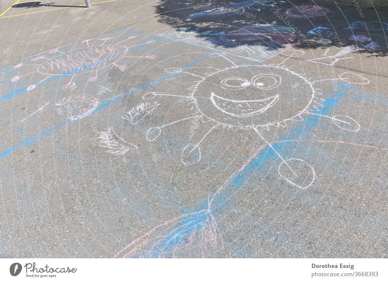 Children and Corona corona Children's drawing Street painting Playing Schoolyard Dealing with the pandemic