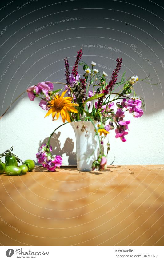 Small bouquet again Flower vase Vase Bouquet flowers Ostrich blossom bleed Relaxation holidays Garden allotment Deserted Nature Plant tranquillity Garden plot