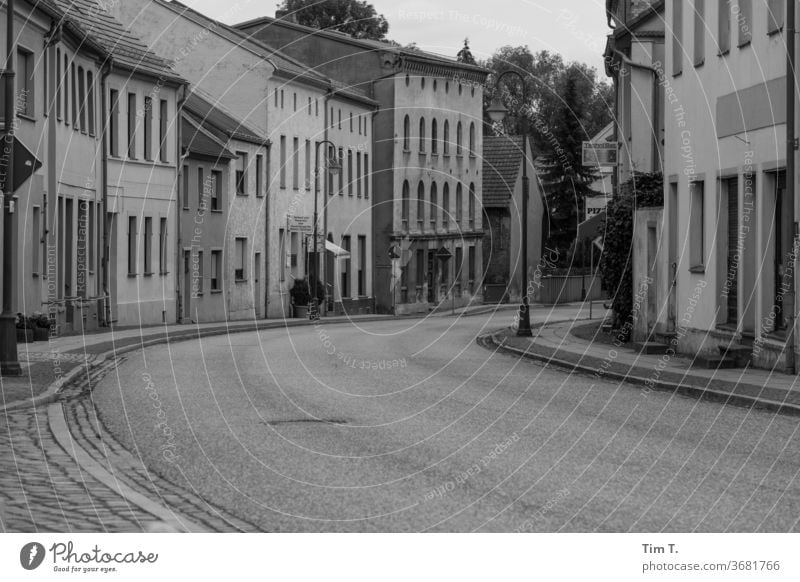 12 noon in the Lausitz Lausitz forest Brandenburg location Small Town Black & white photo Exterior shot Deserted House (Residential Structure) built Window