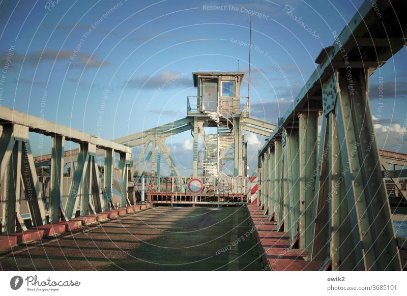 buffer stop bridge Deserted Exterior shot Colour photo pile-lander Copy Space top Metal Manmade structures Long shot Day Copy Space bottom Sunlight