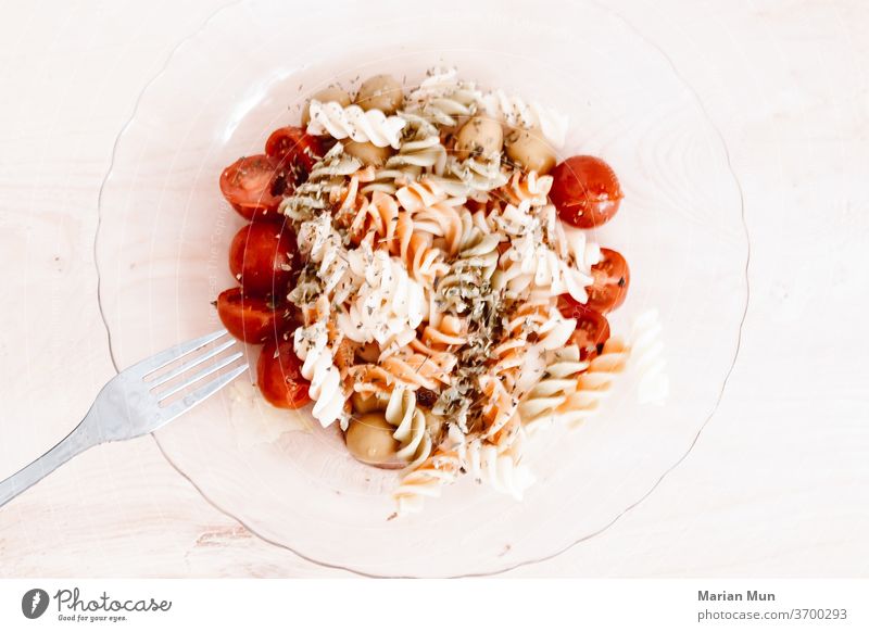 comida de plato de pasta echo en casa italiano rico bueno sabroso hambre comer Bear tenedor degustar disfrutar placer cocina