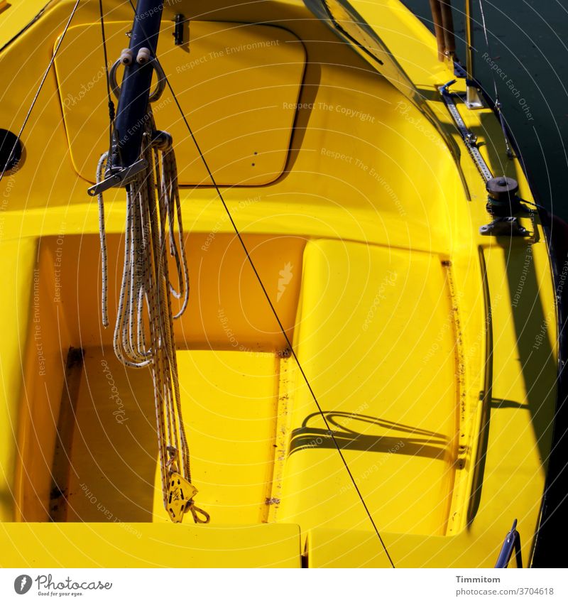 Anticipation | A day on the lake boat Plastic Yellow Lake Constance Water Colour photo Calm Exterior shot Deserted Vacation & Travel Navigation ropes Harbour