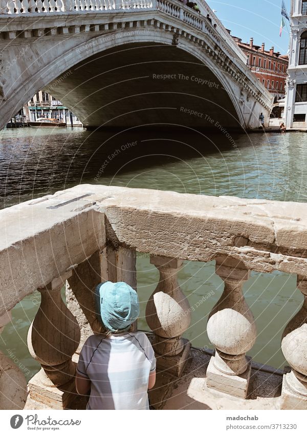 Watching Rialto Child Toddler Corner Rialto Bridge Venice Italy Sightseeing City trip Vacation & Travel Exterior shot Tourism Tourist Attraction Trip Old town