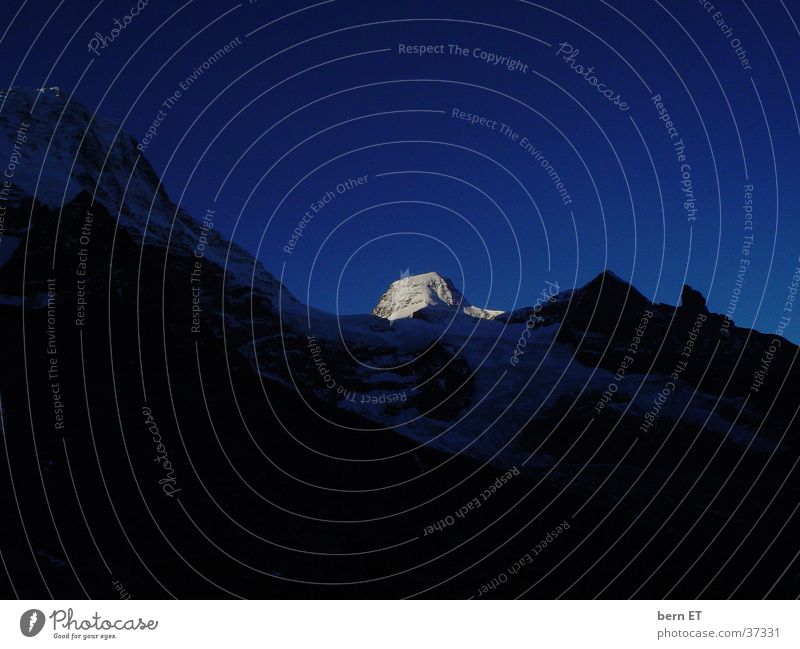 in the morning Sunrise Dark Mountain Sky Snow