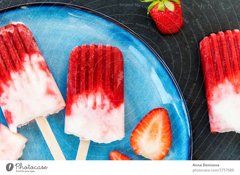 Strawberry Popsicle with Strawberry Juice Popsicles Ice pops Raspberry Paletas Homemade Vegan Coconut Milk Rustic White Ice Cream Healthy Detox Summer Dessert