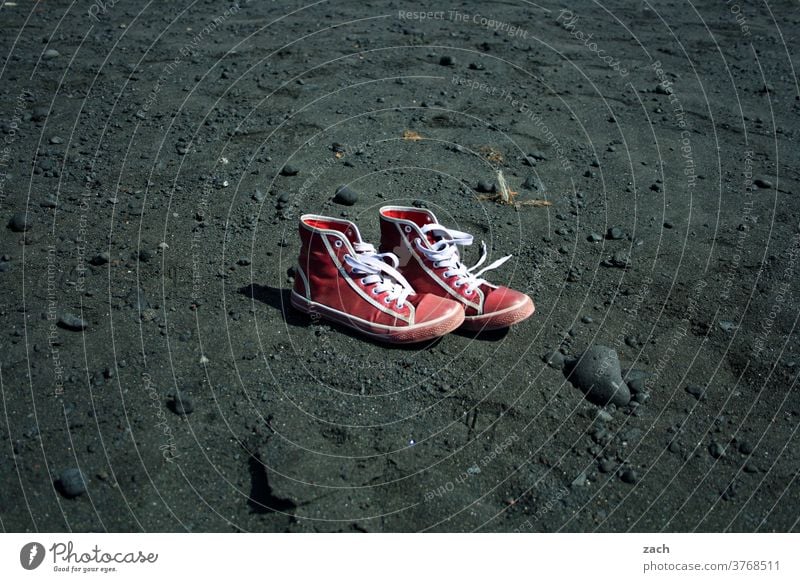 summer remains Beach Footwear Sand Ocean Vacation & Travel Coast Boots Black Lanzarote Red shoe Chucks