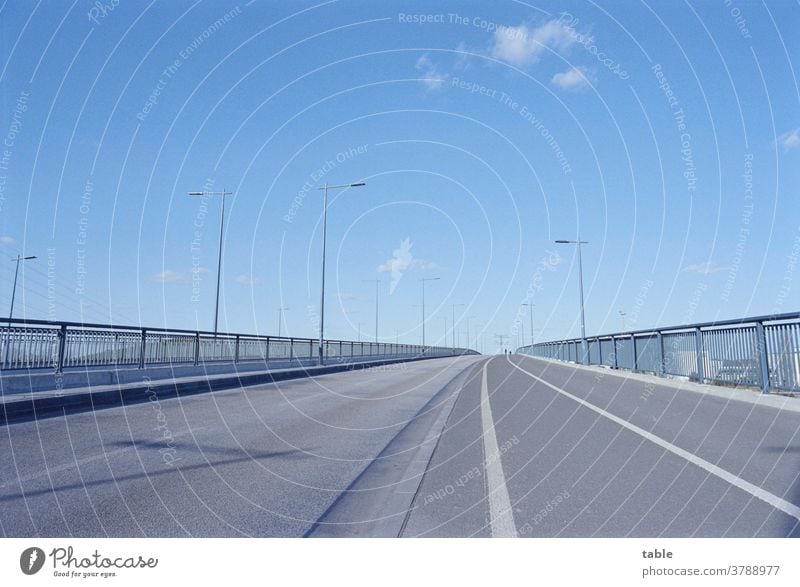 Car Free City Bridge Street Pavement Bridge railing Sky Exterior shot Deserted Traffic infrastructure Lanes & trails Town Transport Day Road traffic