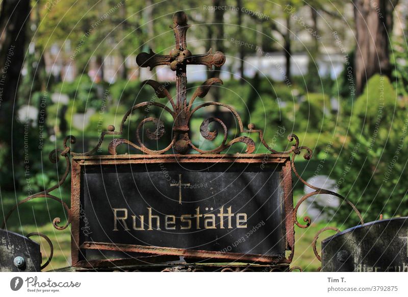 Rostige Ruhestätte Friedhof Berlin Grabstätte grab graveyard Tomb Resting place