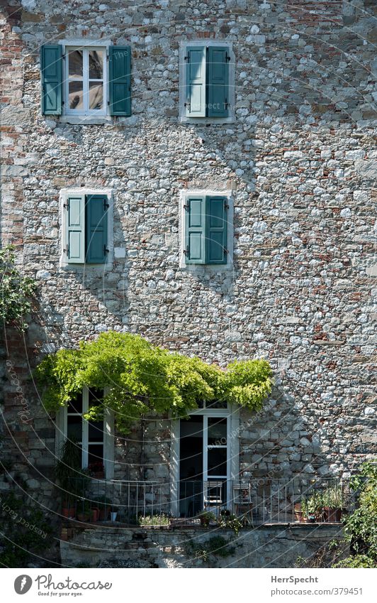 siesta Italy Village Small Town House (Residential Structure) Manmade structures Building Architecture Wall (barrier) Wall (building) Facade Balcony Window Door