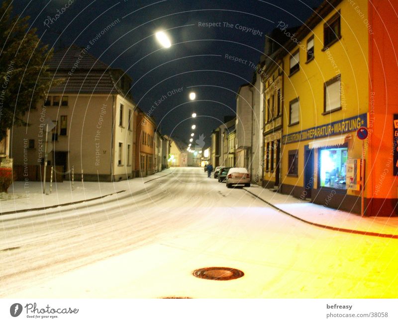 Snowy morning Night Long exposure White Dark Street Contrast