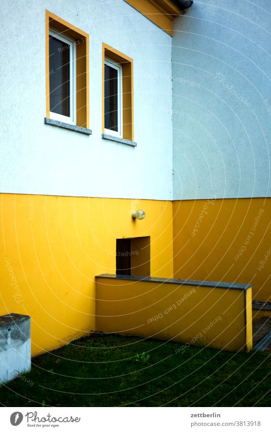 Unknown house House (Residential Structure) Apartment Building dwell Detached house Facade Window door Cellar cellar entrance White Yellow Two-tone Village