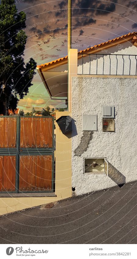 Madeira | Road in Funchal - either it goes steeply uphill, or steeply downhill Portugal Funchal, Street Steep mountain House (Residential Structure) Goal locked