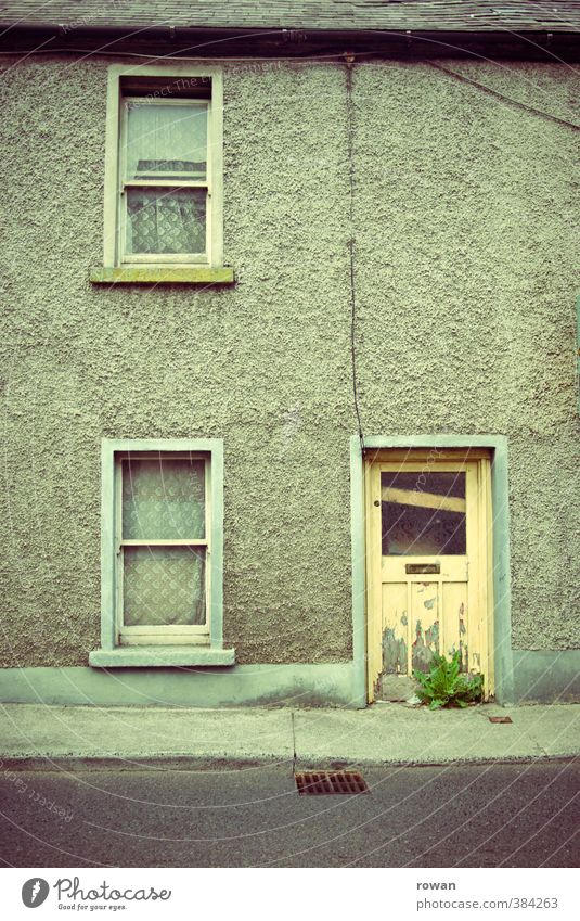 Chapelizod 3 Small Town Deserted House (Residential Structure) Detached house Hut Manmade structures Building Architecture Wall (barrier) Wall (building) Facade