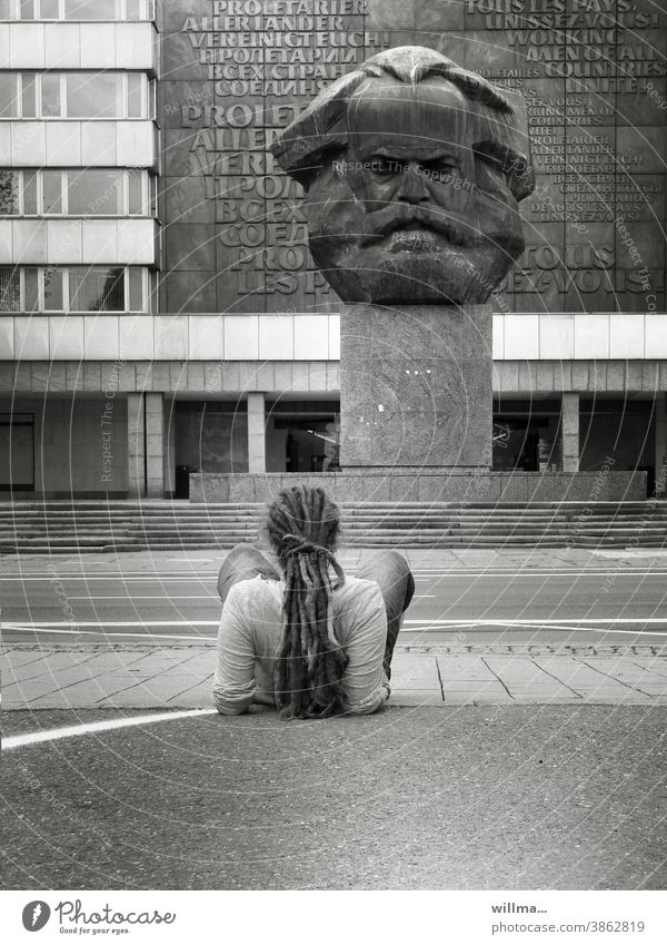 dialogue with a philosopher Charles Marx thinkers Philosopher Marx Monument Youth (Young adults) Dialogue Dispute Landmark Chemnitz Socialism Communism Head