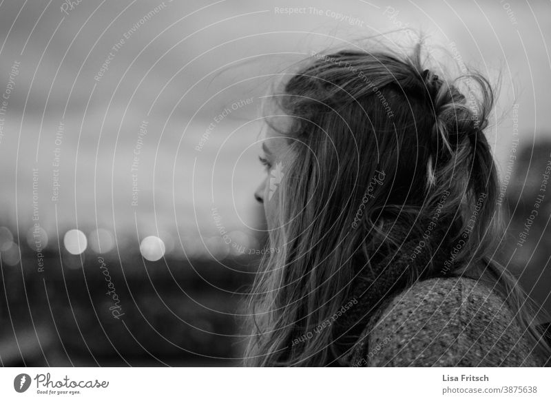 WOMAN - DARK - BLACK AND WHITE Black & white photo clearer Blonde long hairs 20s Woman Exterior shot Human being Looking away Dark Autumn Winter Disheveled