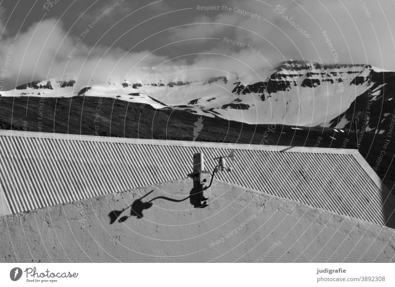 Roof before mountain in Iceland Corrugated sheet iron Corrugated iron roof Shadow Light Shadow play House (Residential Structure) pediment gable wall Mountain