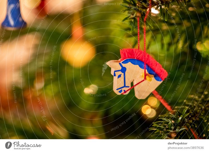 Christmas tree with horse Central perspective Shallow depth of field Light (Natural Phenomenon) Reflection Silhouette Contrast Shadow Night Evening